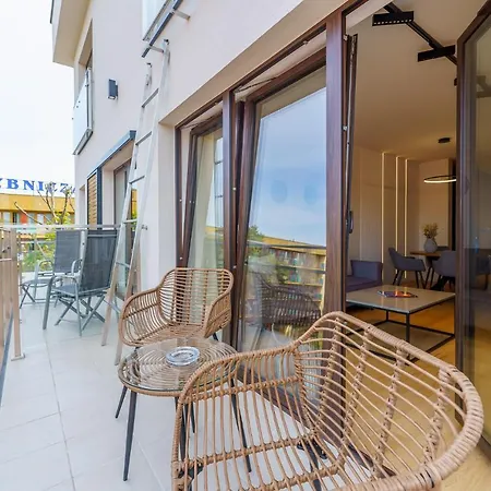Rent Like Home - Aura 24