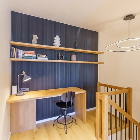 Apartment Rent Like Home - Aura 24